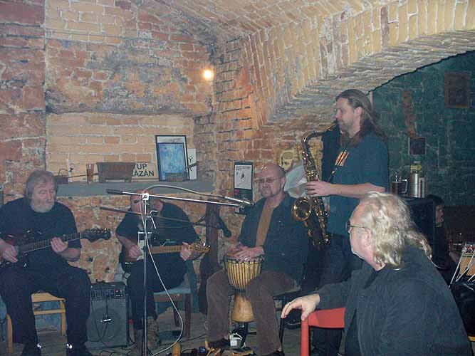 extemporeklubsouterrain8bezen200713.jpg